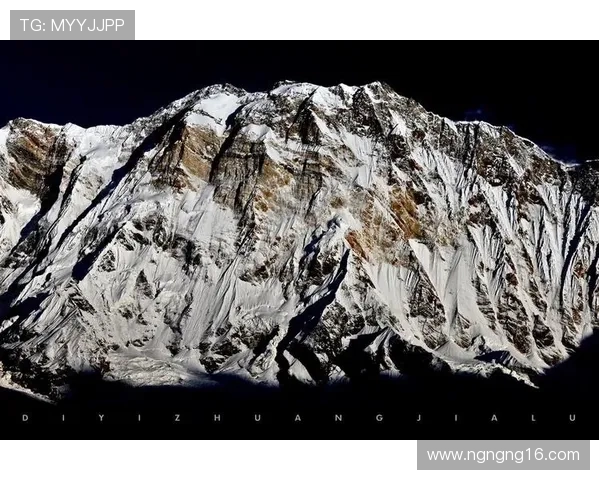 安纳普尔纳峰绝美日出直播：云端之上的视觉盛宴